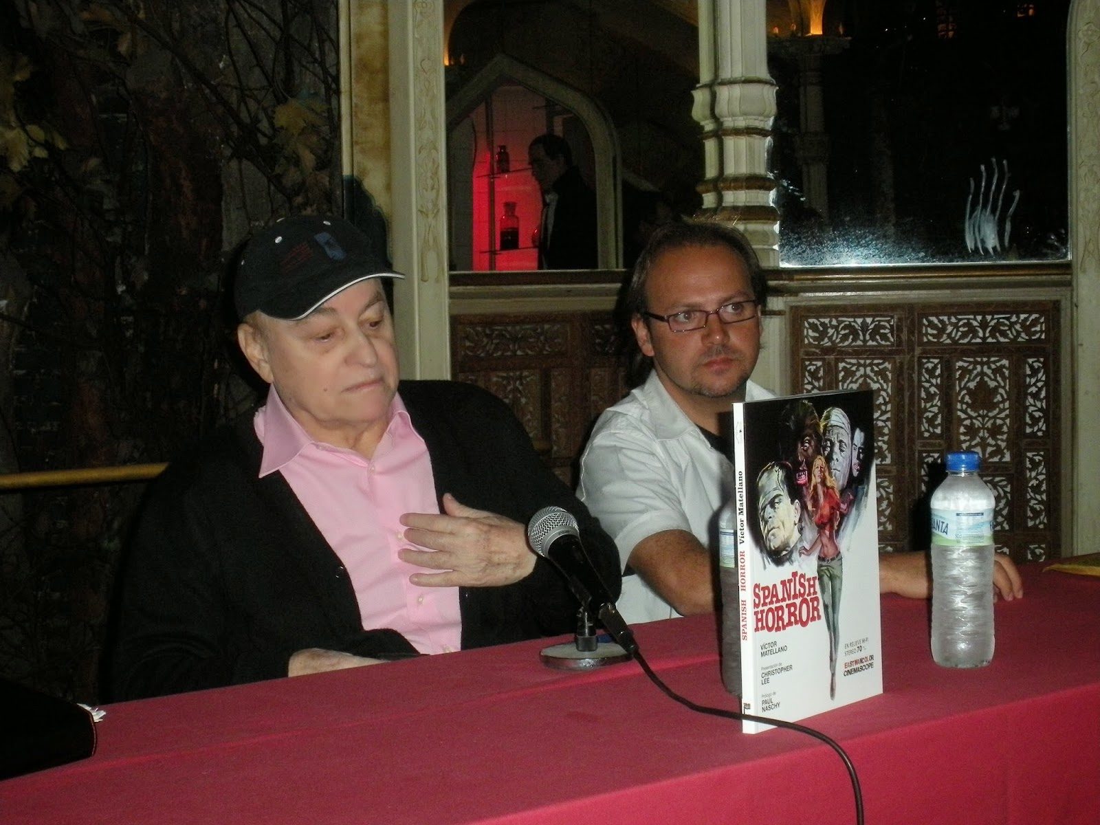 Víctor Matellano con Paul Naschy presentando el libro Spanish Horror