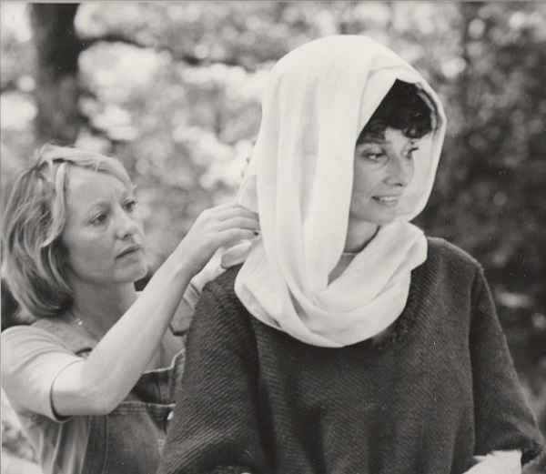 Yvonne Blake and Audrey Hepburn filminf Robin & Marian